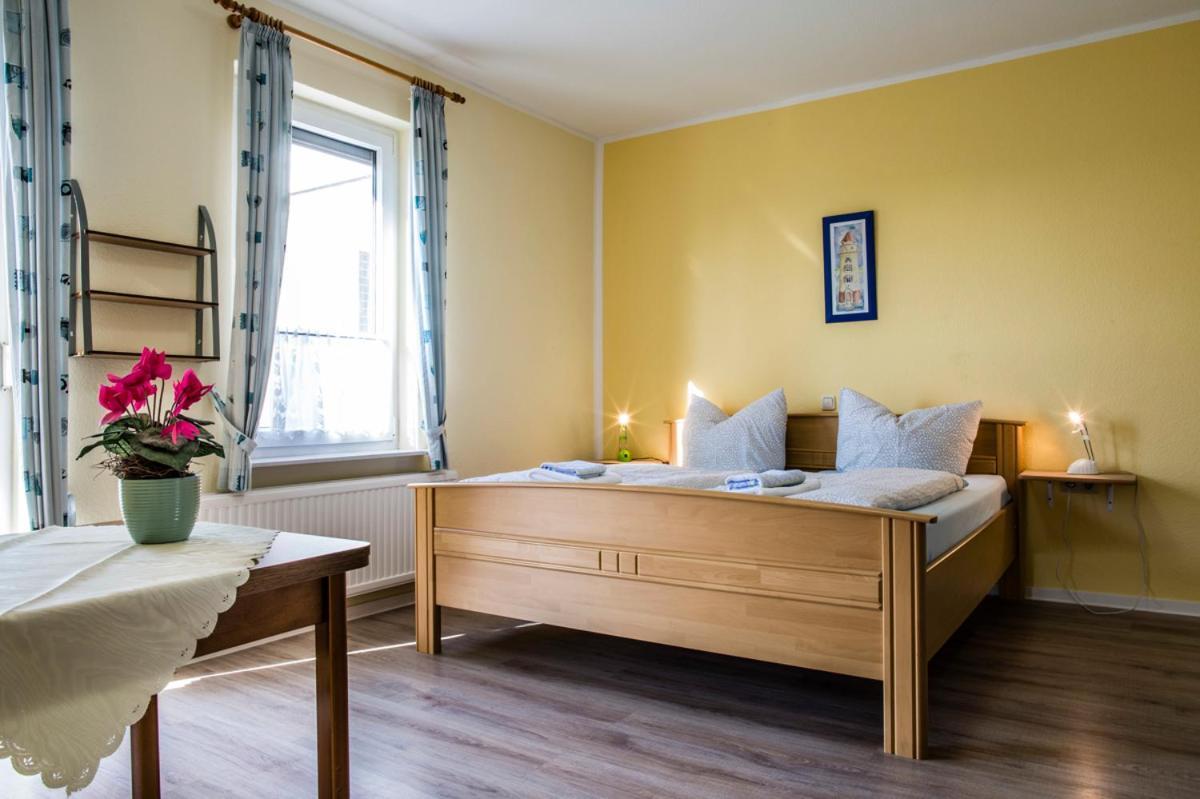Logia Hotel Garni Neuharlingersiel Exterior photo